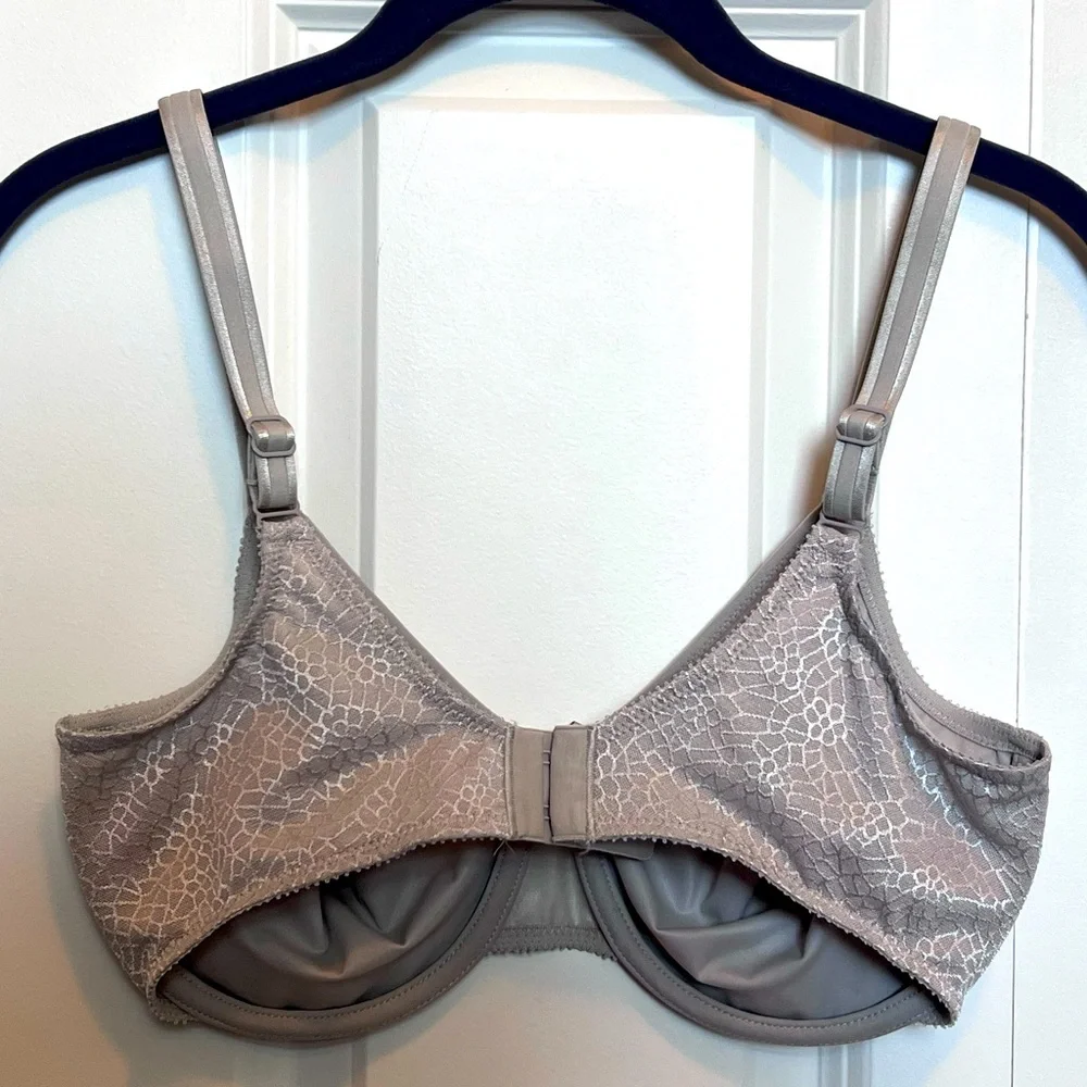 Chantelle minimizing underwire  bra - Picture 2 of 11